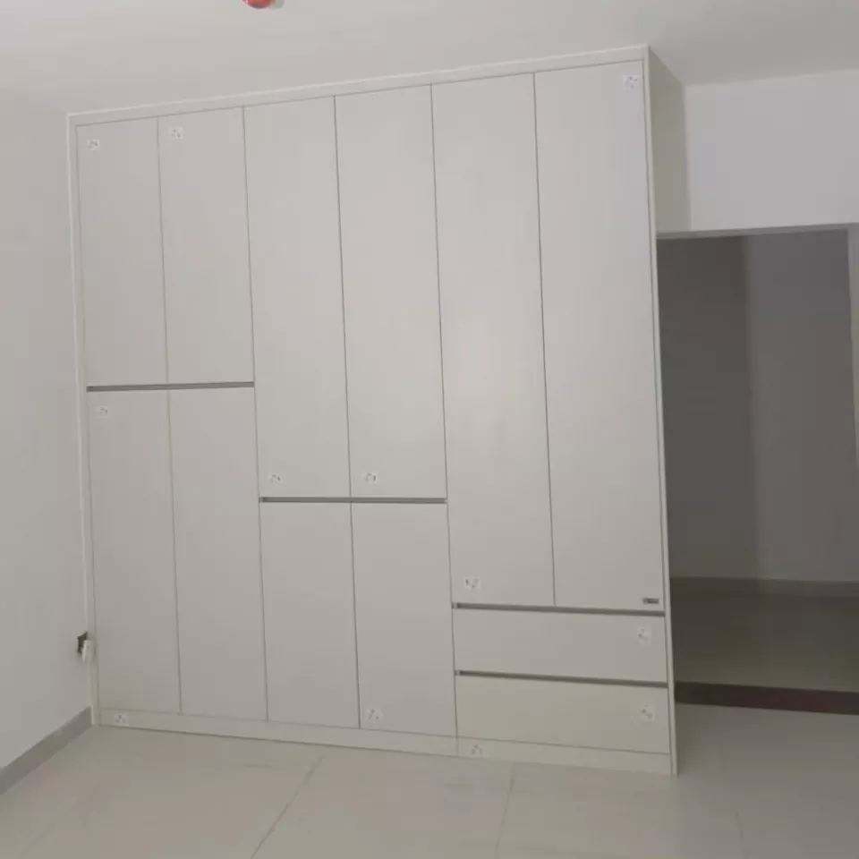 Dollapët e bordit të thuprës